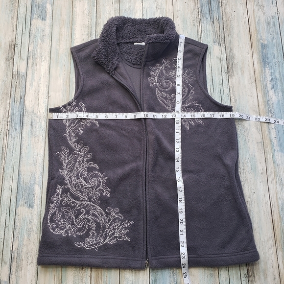 Croft & Barrow Gray Vest! - Picture 3 of 12